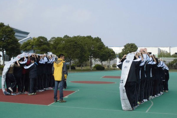 上海浦東新(xin)區(qu)拓展(zhan)訓練基地